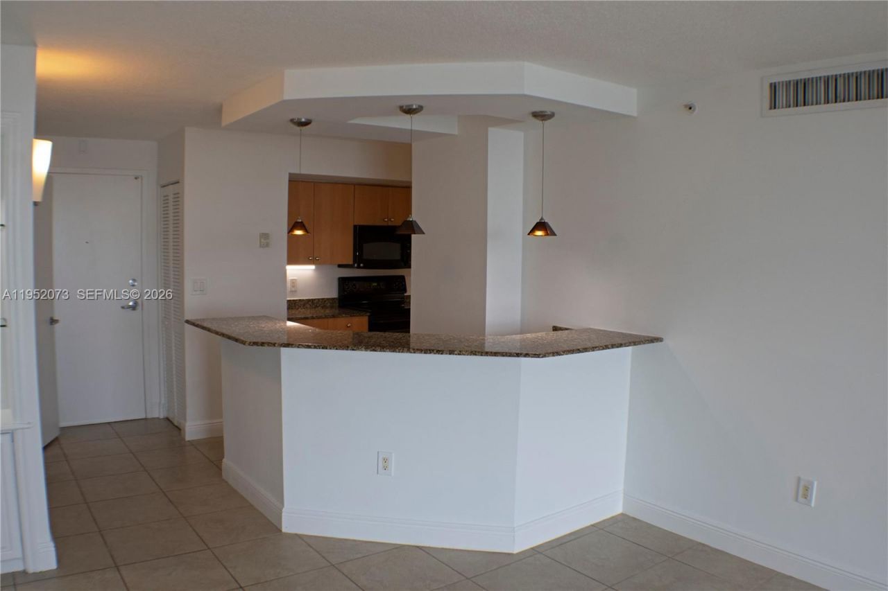 6917 Collins Ave, Unit 1224, Miami Beach, FL 33141 Photo