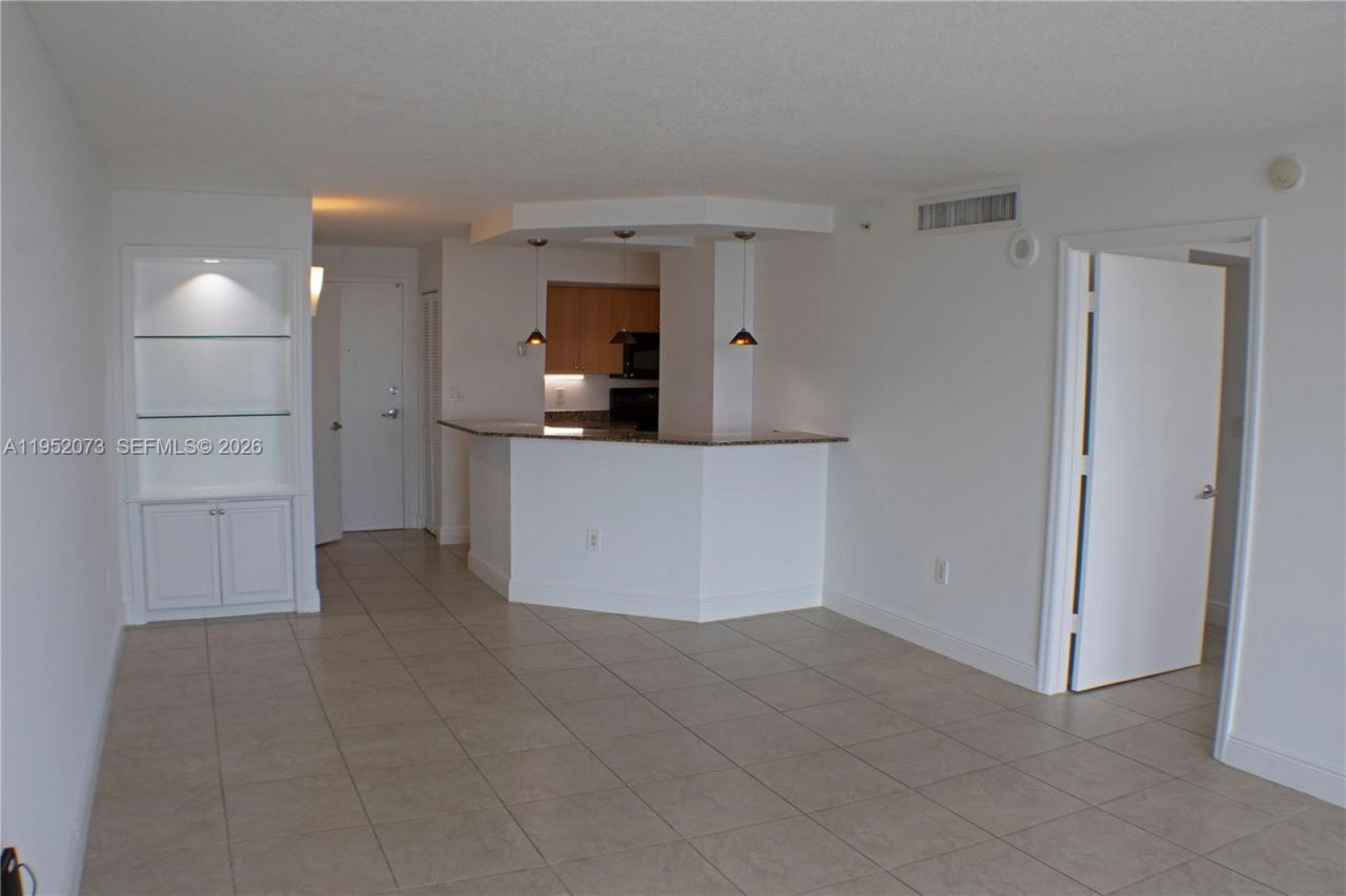 6917 Collins Ave, Unit 1224, Miami Beach, FL 33141 Photo