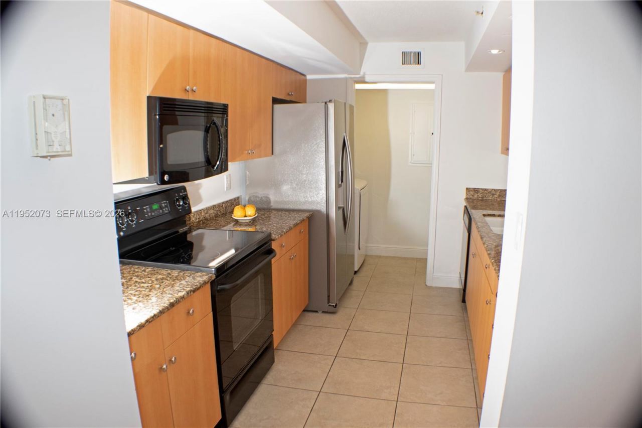 6917 Collins Ave, Unit 1224, Miami Beach, FL 33141 Photo