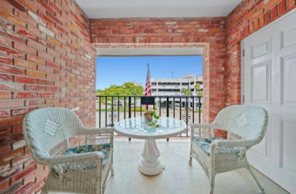 2424 NE 9th St, Unit 307, Fort Lauderdale, FL 33304 Photo