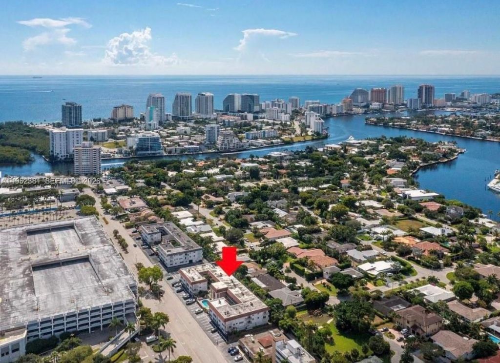2424 NE 9th St, Unit 307, Fort Lauderdale, FL 33304 Photo
