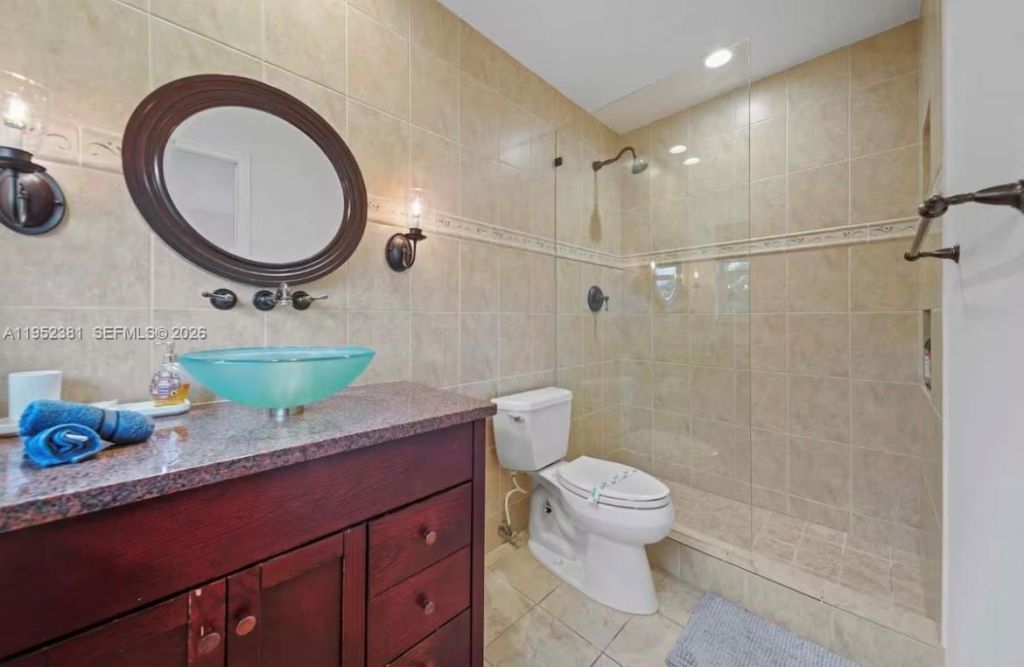 2424 NE 9th St, Unit 307, Fort Lauderdale, FL 33304 Photo