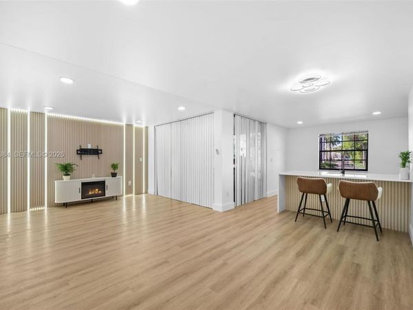 3545 Magellan Cir, Unit 351-5, Aventura, FL 33180