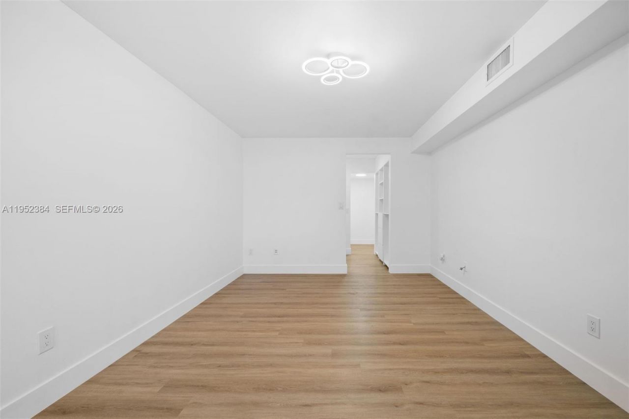 3545 Magellan Cir, Unit 351-5, Aventura, FL 33180 Photo