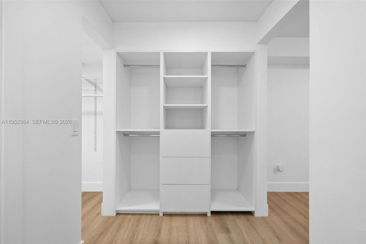 3545 Magellan Cir, Unit 351-5, Aventura, FL 33180 Photo