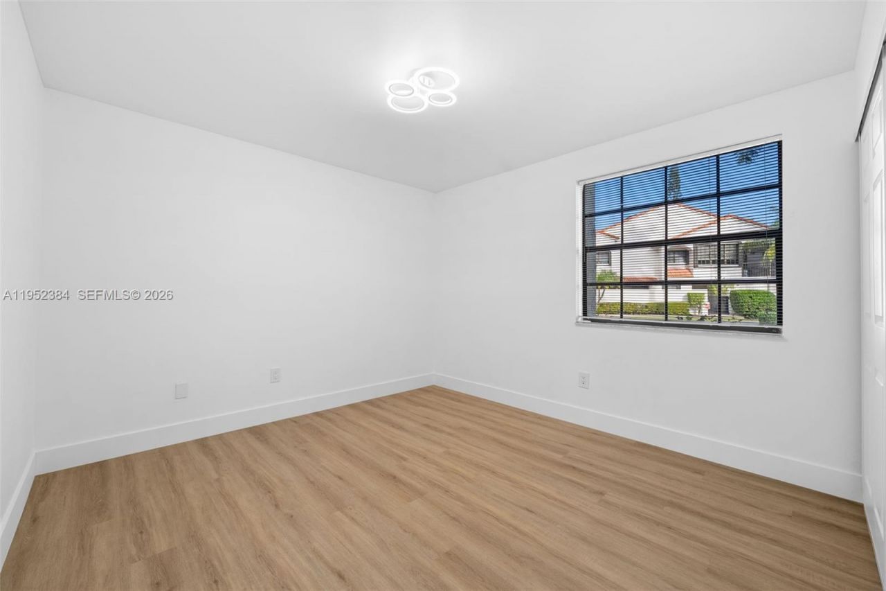 3545 Magellan Cir, Unit 351-5, Aventura, FL 33180 Photo