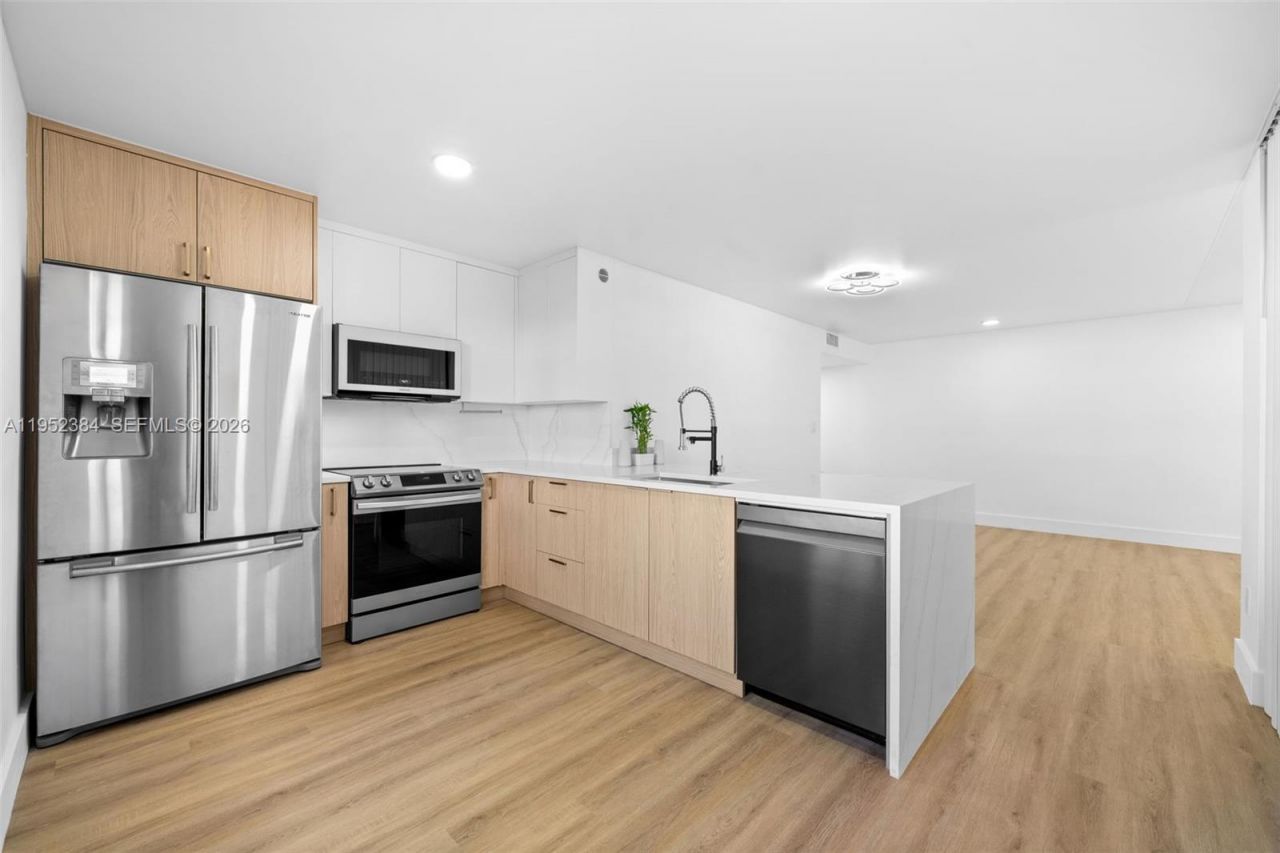 3545 Magellan Cir, Unit 351-5, Aventura, FL 33180 Photo