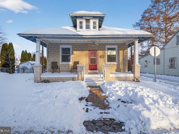 124 S KING STREET, ANNVILLE, PA 17003