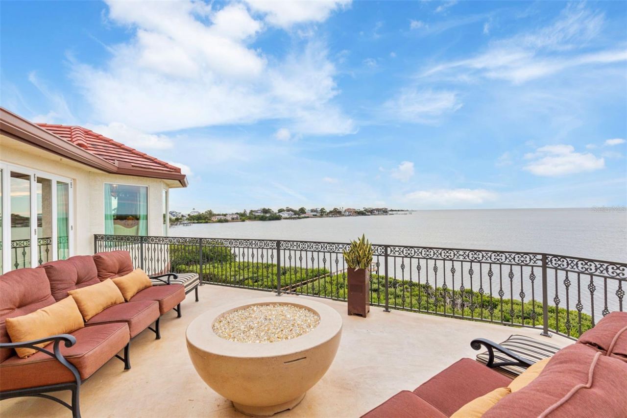 2115 Alexis Court, Tarpon Springs, FL 34689 Photo