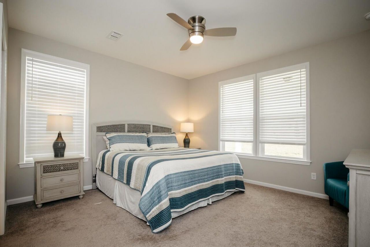 735 Blue Iris Way Photo 7