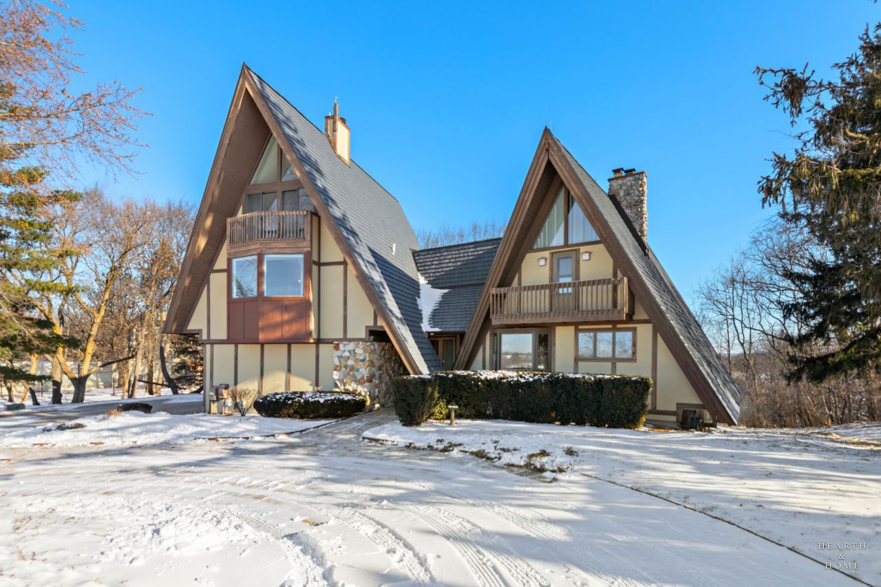 7814 N Pillow Hill Road, Spring Grove, IL 60081 Main Photo