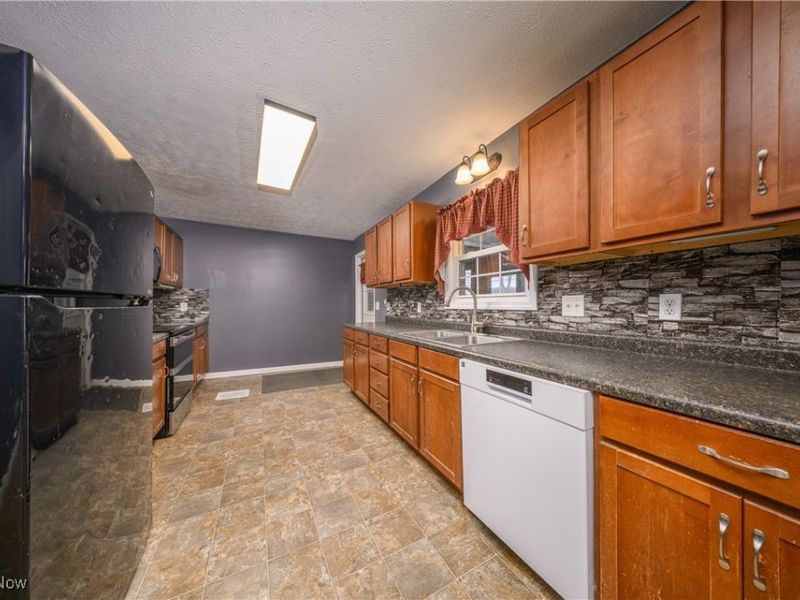 627 N Wooster Avenue, Strasburg, OH 44680 Photo 14