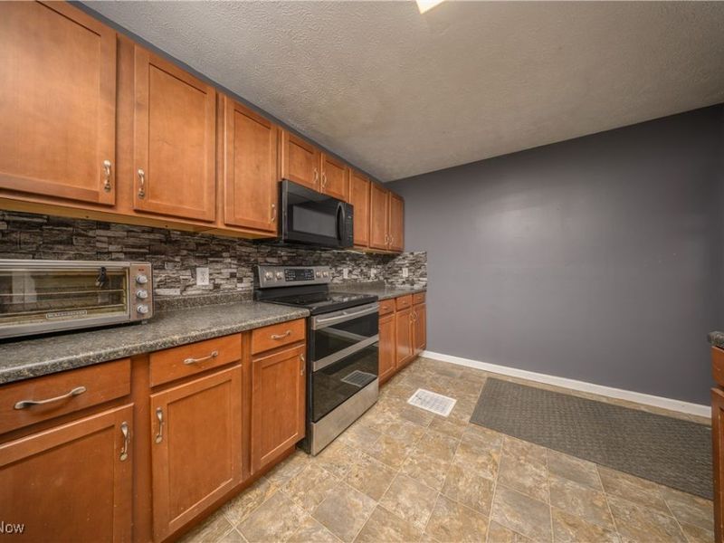 627 N Wooster Avenue, Strasburg, OH 44680 Photo 15