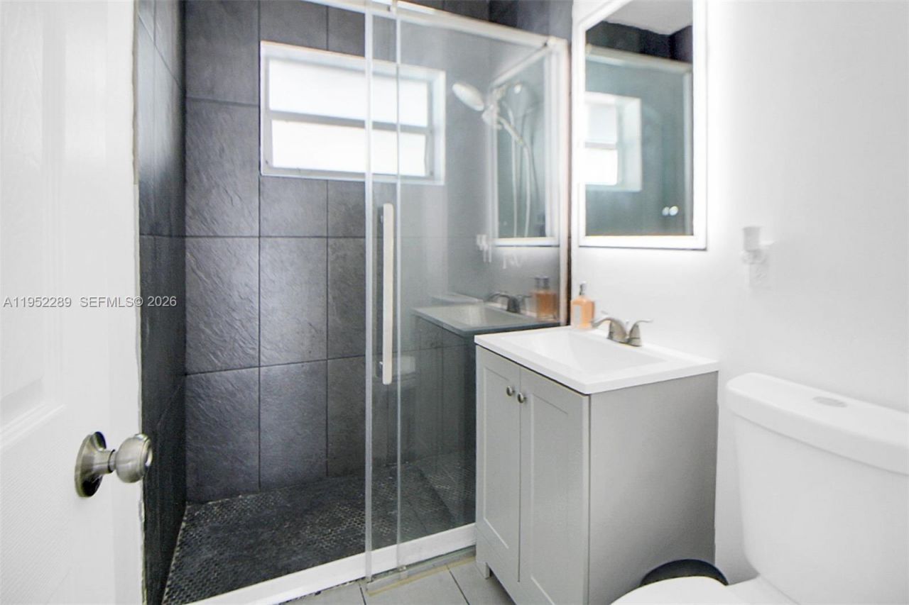 4201 Indian Creek Dr, Unit 8, Miami Beach, FL 33140 Photo