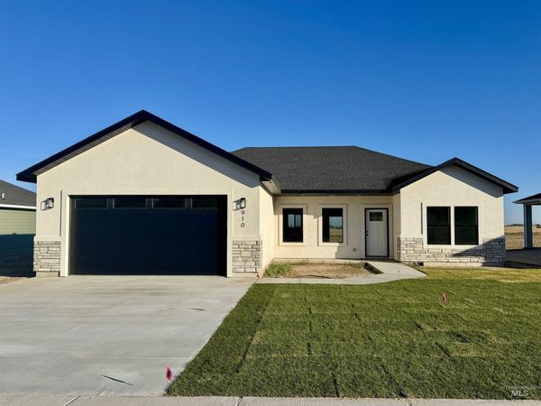 910 23rd Ave E, Jerome, ID 83338