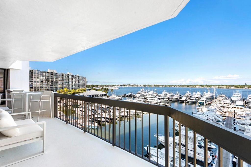 108 Lakeshore Drive, Unit 640, North Palm Beach, FL 33408 Photo