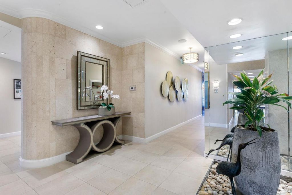 108 Lakeshore Drive, Unit 640, North Palm Beach, FL 33408 Photo