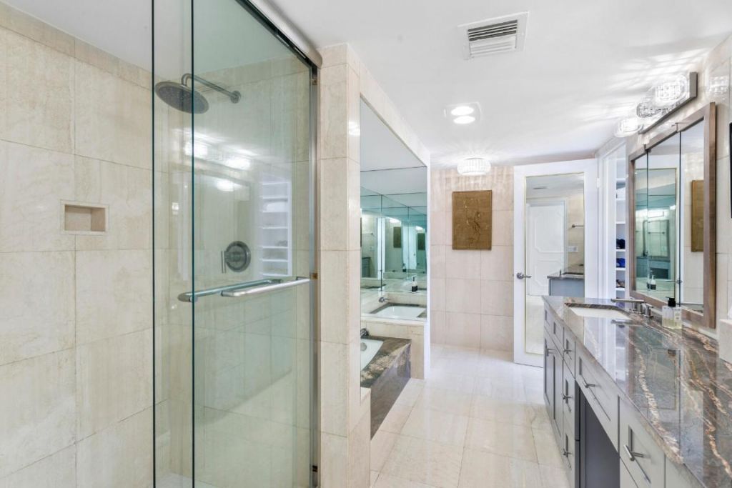 108 Lakeshore Drive, Unit 640, North Palm Beach, FL 33408 Photo