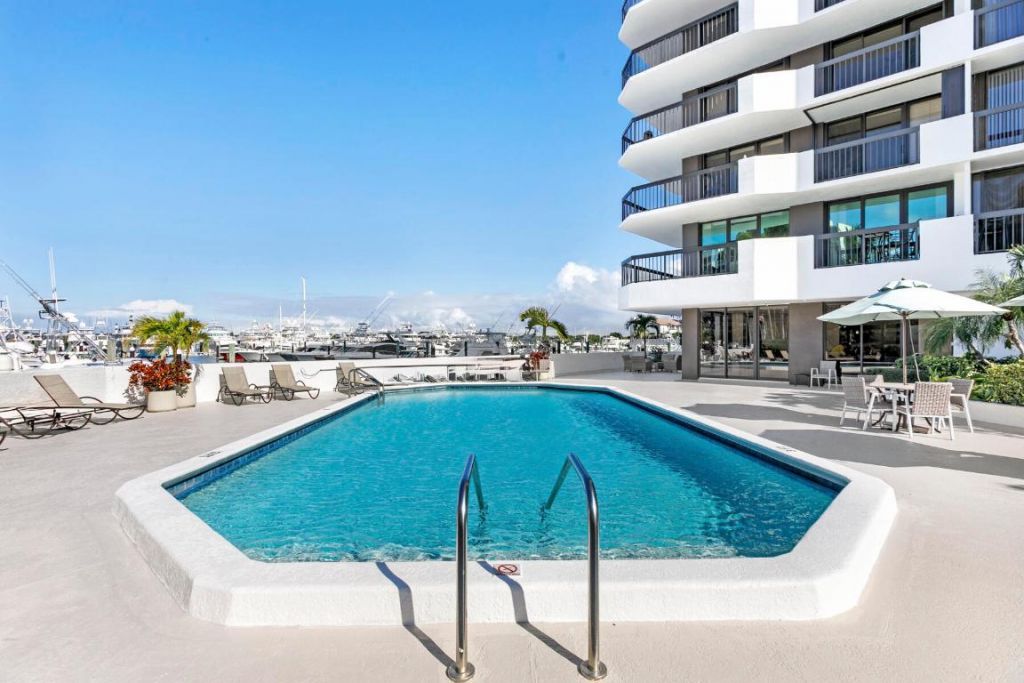 108 Lakeshore Drive, Unit 640, North Palm Beach, FL 33408 Photo