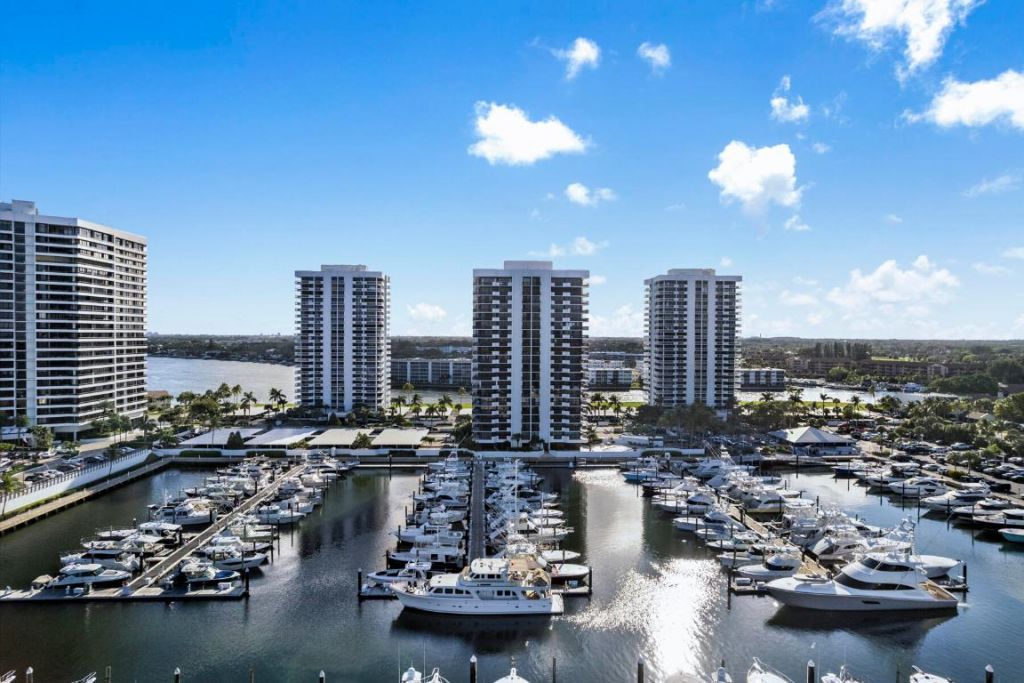 108 Lakeshore Drive, Unit 640, North Palm Beach, FL 33408 Photo