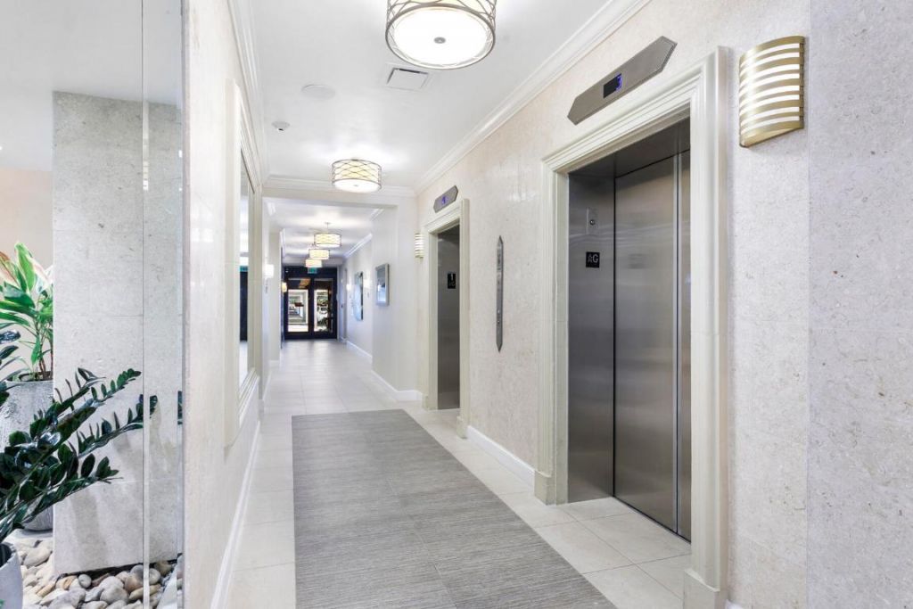 108 Lakeshore Drive, Unit 640, North Palm Beach, FL 33408 Photo