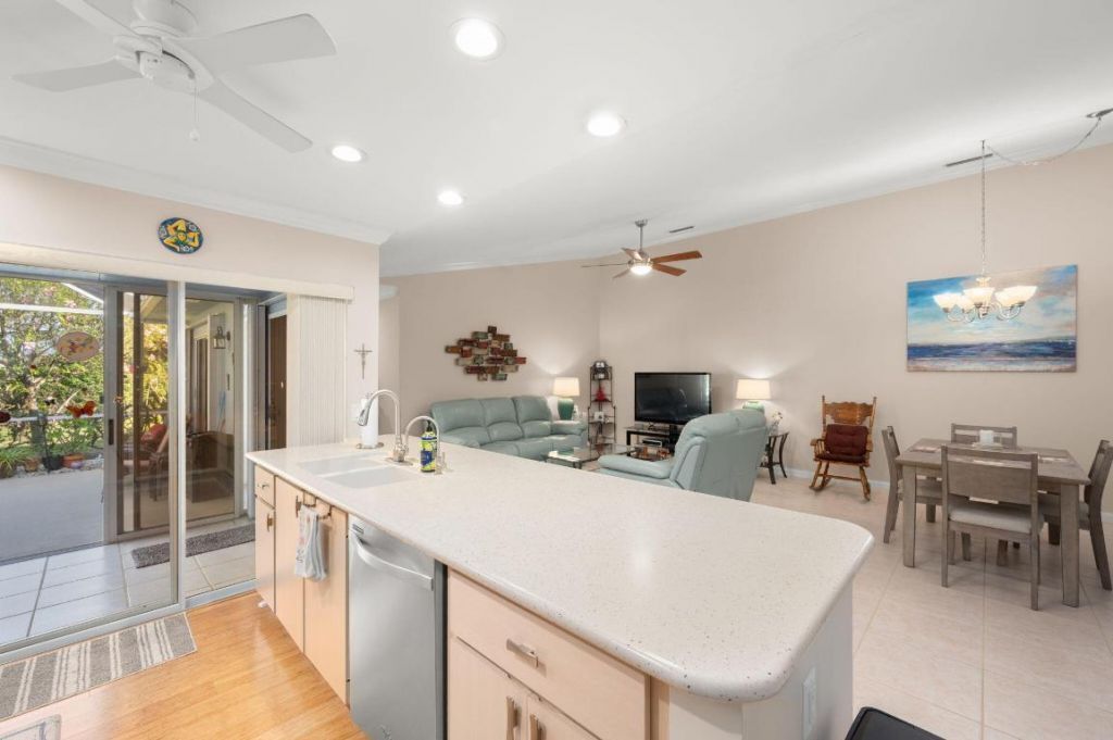 1258 NW Sun Terrace Circle, Unit 20b, Port Saint Lucie, FL 34986 Photo