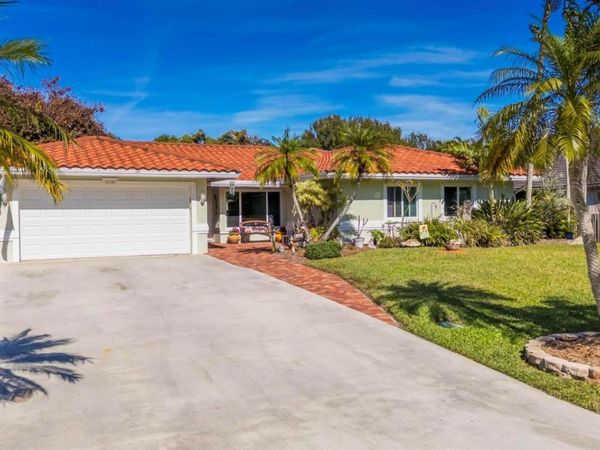 11721 NW 23rd Street, Plantation, FL 33323