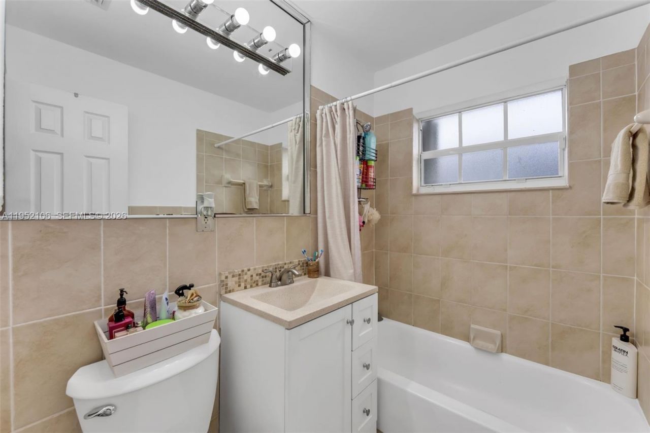 10451 SW 150th Terrace, Miami, FL 33176 Photo