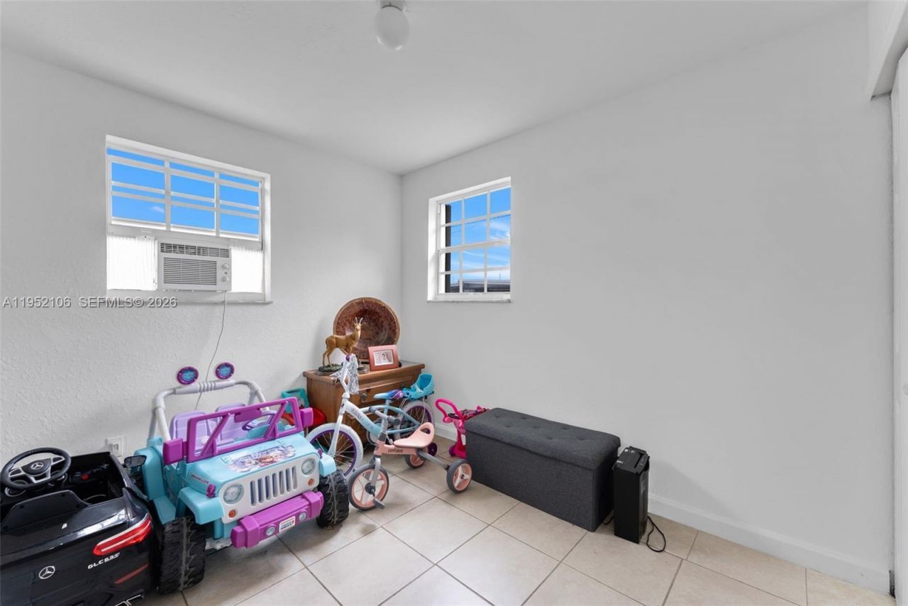 10451 SW 150th Terrace, Miami, FL 33176 Photo