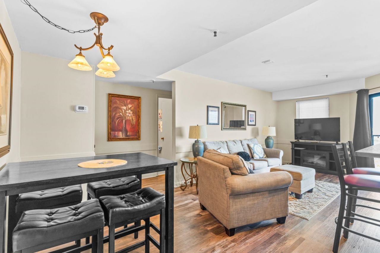 5905 S Kings Hwy. Photo 28