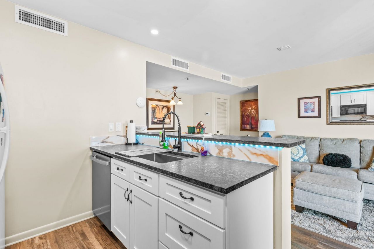 5905 S Kings Hwy. Photo 38