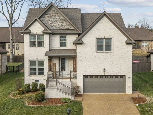 409 Riverstone Pl, Mount Juliet, TN 37122