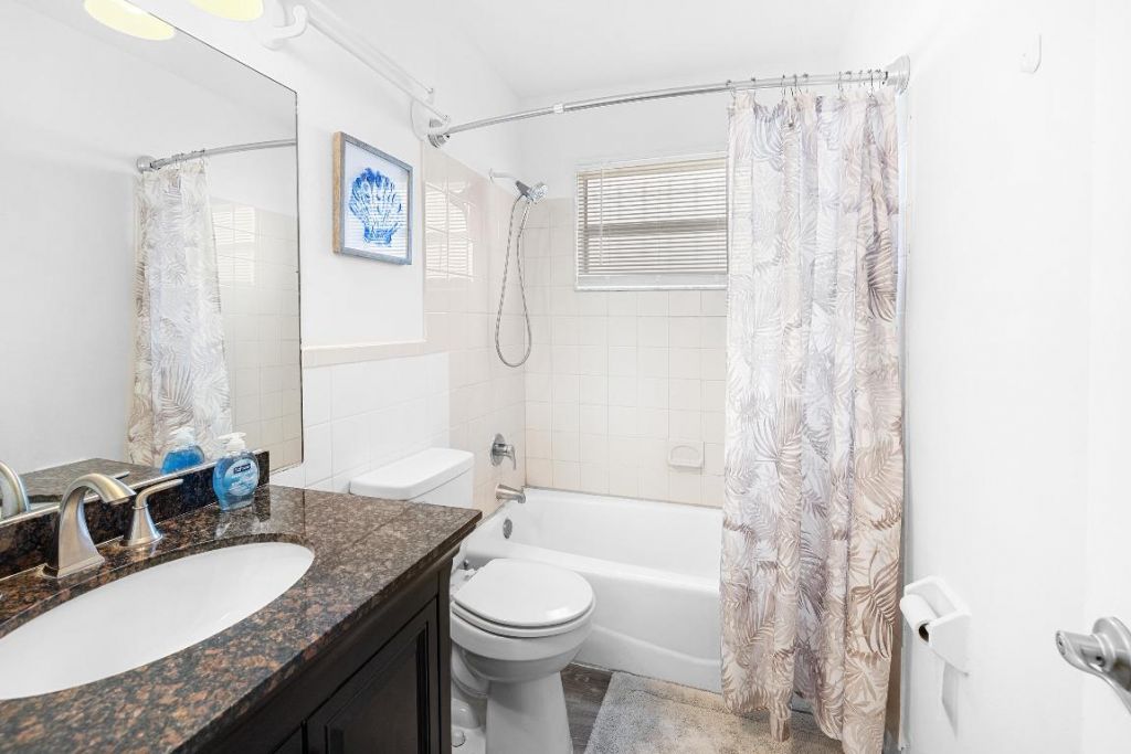 2340 R J Hendley Avenue, Riviera Beach, FL 33404 Photo