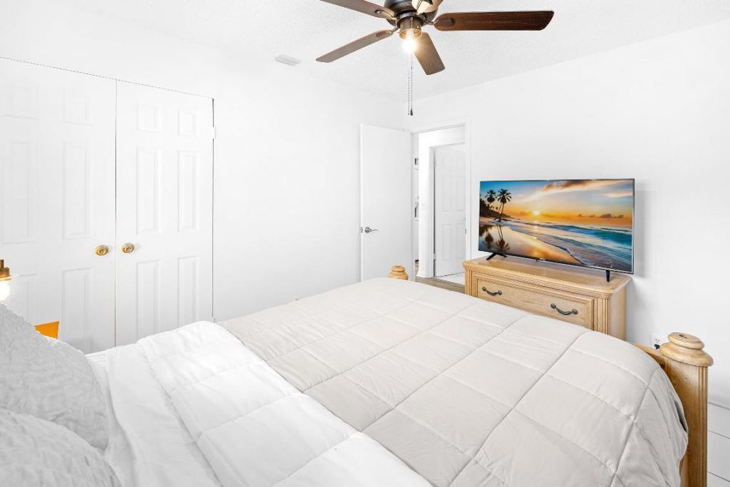 2340 R J Hendley Avenue, Riviera Beach, FL 33404 Photo