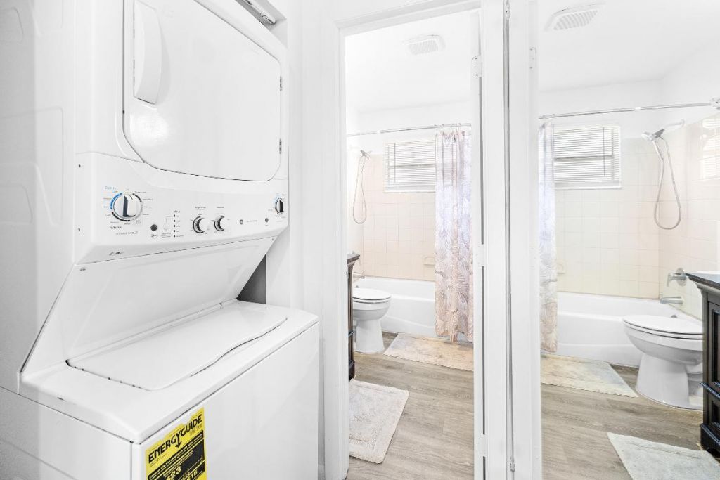 2340 R J Hendley Avenue, Riviera Beach, FL 33404 Photo