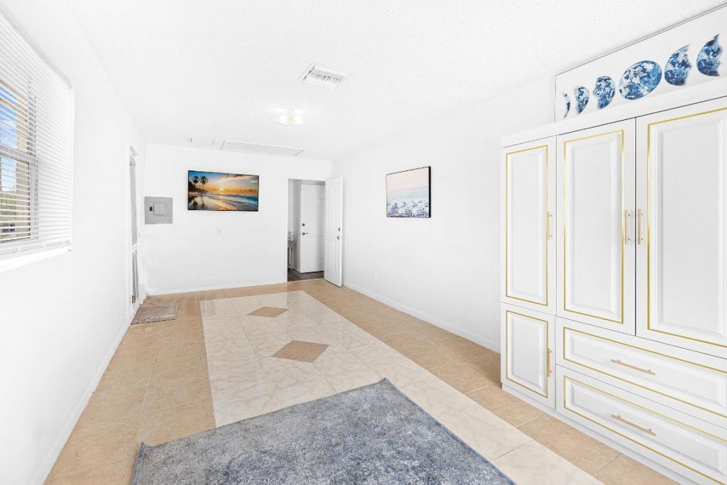 2340 R J Hendley Avenue, Riviera Beach, FL 33404 Photo