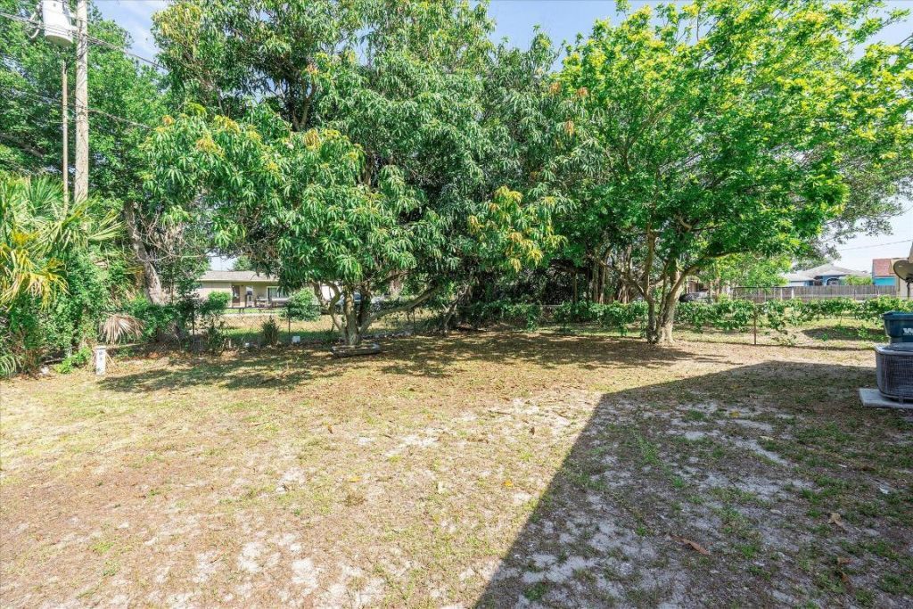 2340 R J Hendley Avenue, Riviera Beach, FL 33404 Photo