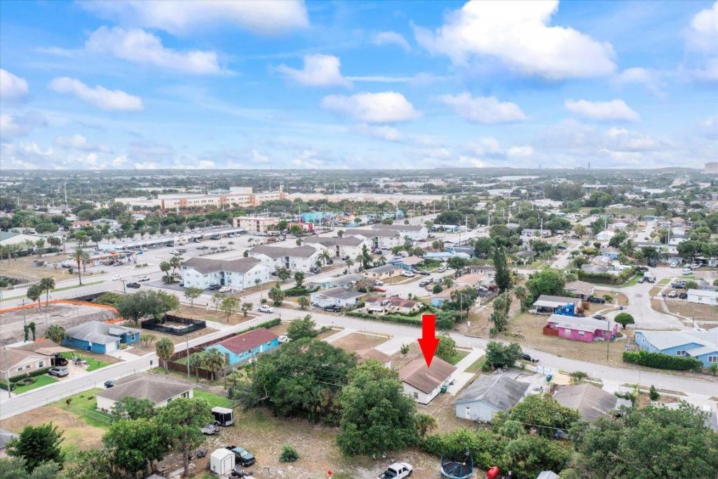 2340 R J Hendley Avenue, Riviera Beach, FL 33404 Photo