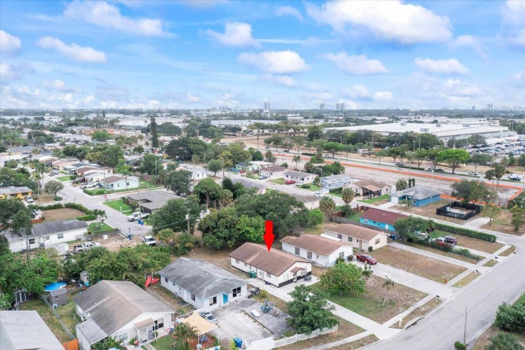 2340 R J Hendley Avenue, Riviera Beach, FL 33404 Photo