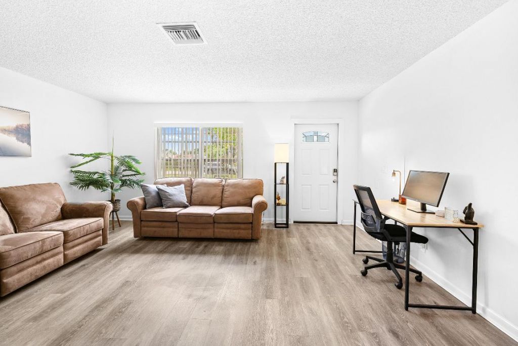 2340 R J Hendley Avenue, Riviera Beach, FL 33404 Photo