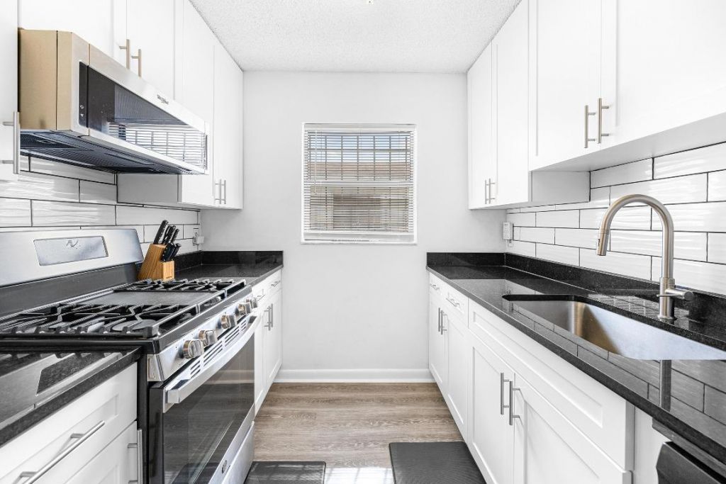 2340 R J Hendley Avenue, Riviera Beach, FL 33404 Photo