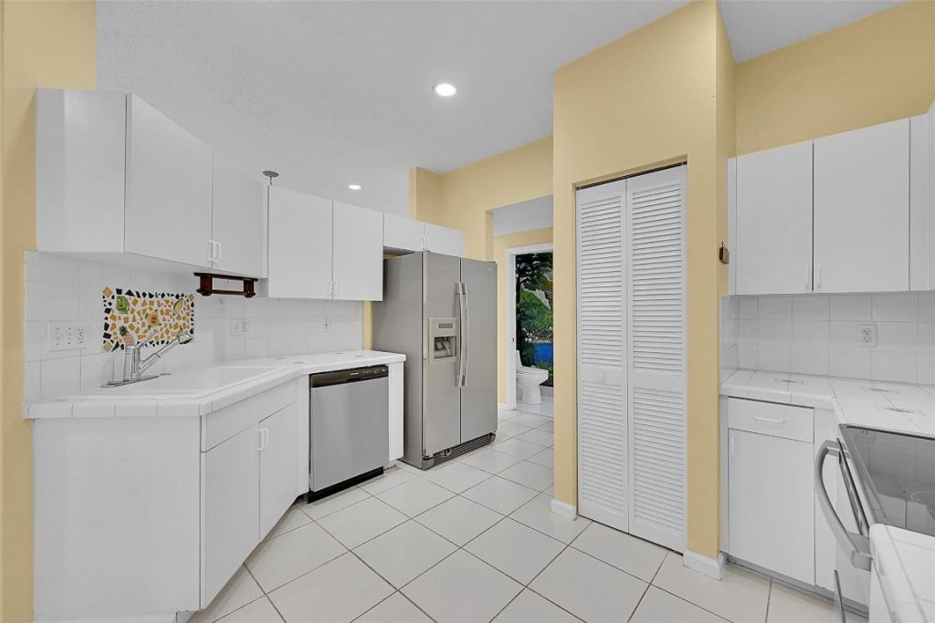 160 NW 97th Terrace, Coral Springs, FL 33071 Photo