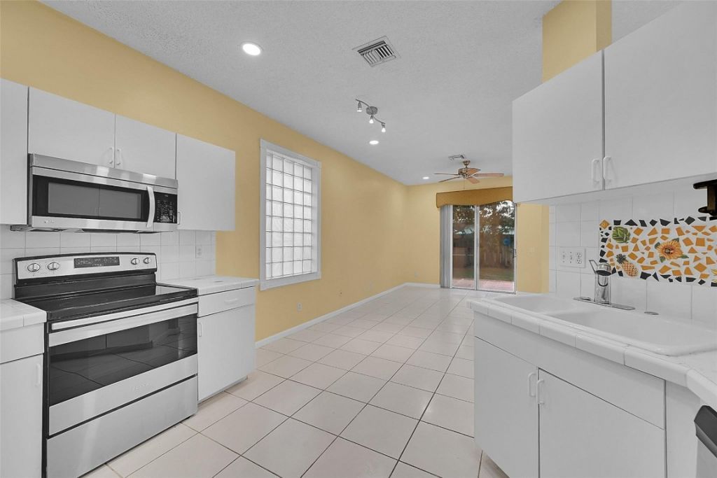 160 NW 97th Terrace, Coral Springs, FL 33071 Photo