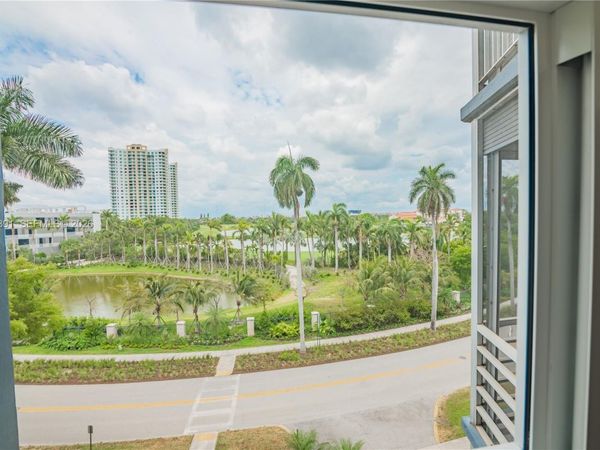 200 Diplomat Pkwy, Unit 519, Hallandale Beach, FL 33009