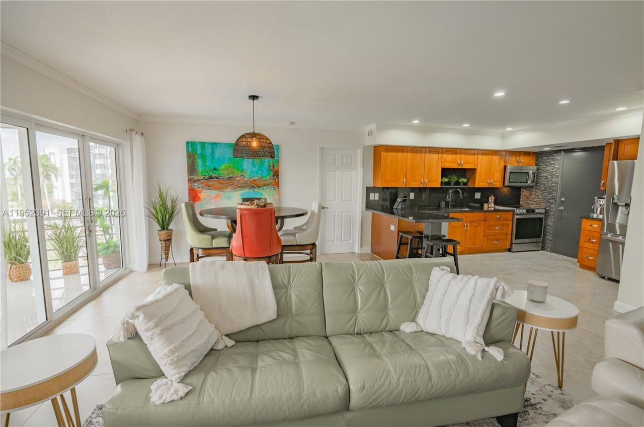 200 Diplomat Pkwy, Unit 519, Hallandale Beach, FL 33009 Photo