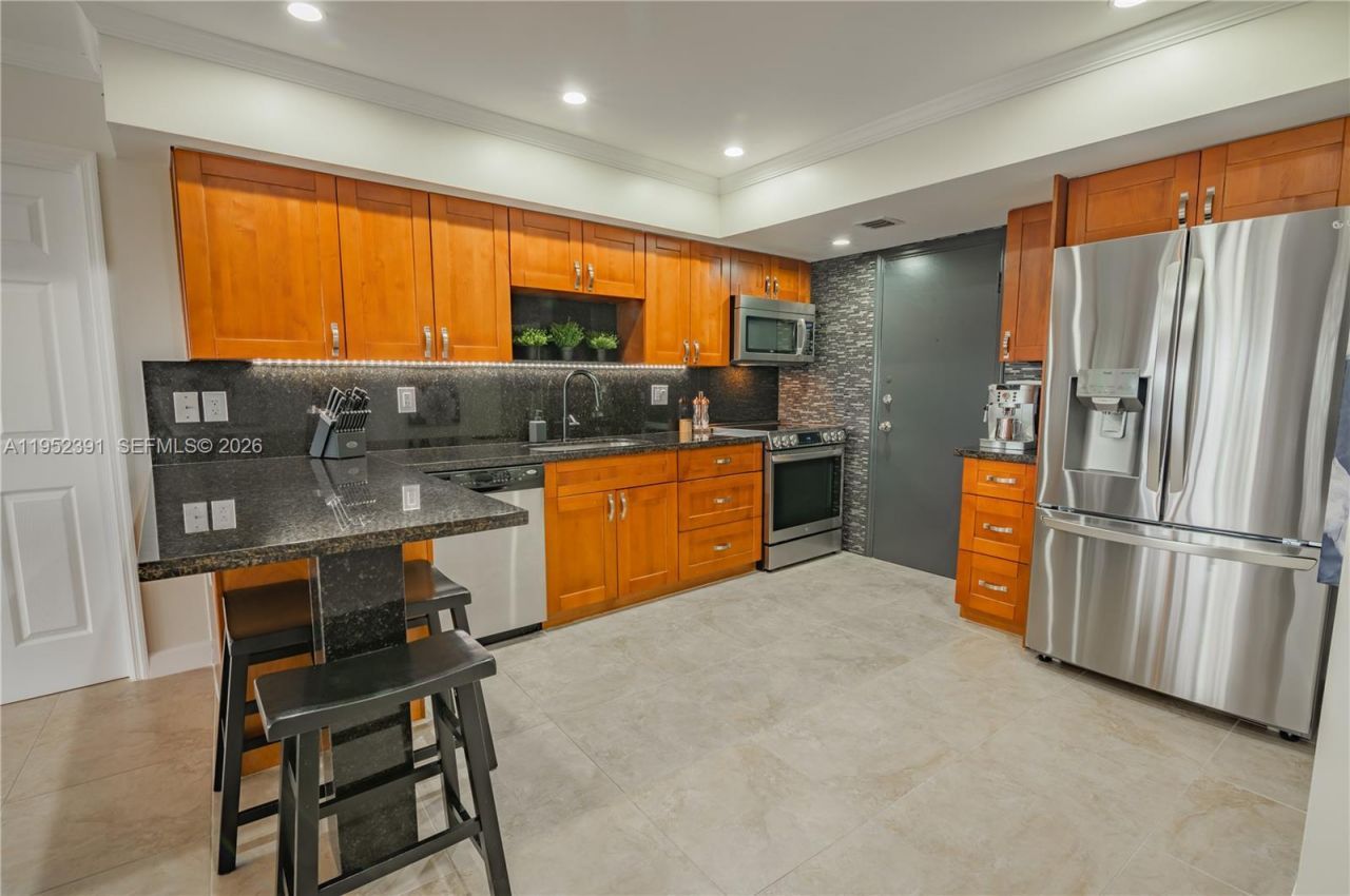 200 Diplomat Pkwy, Unit 519, Hallandale Beach, FL 33009 Photo