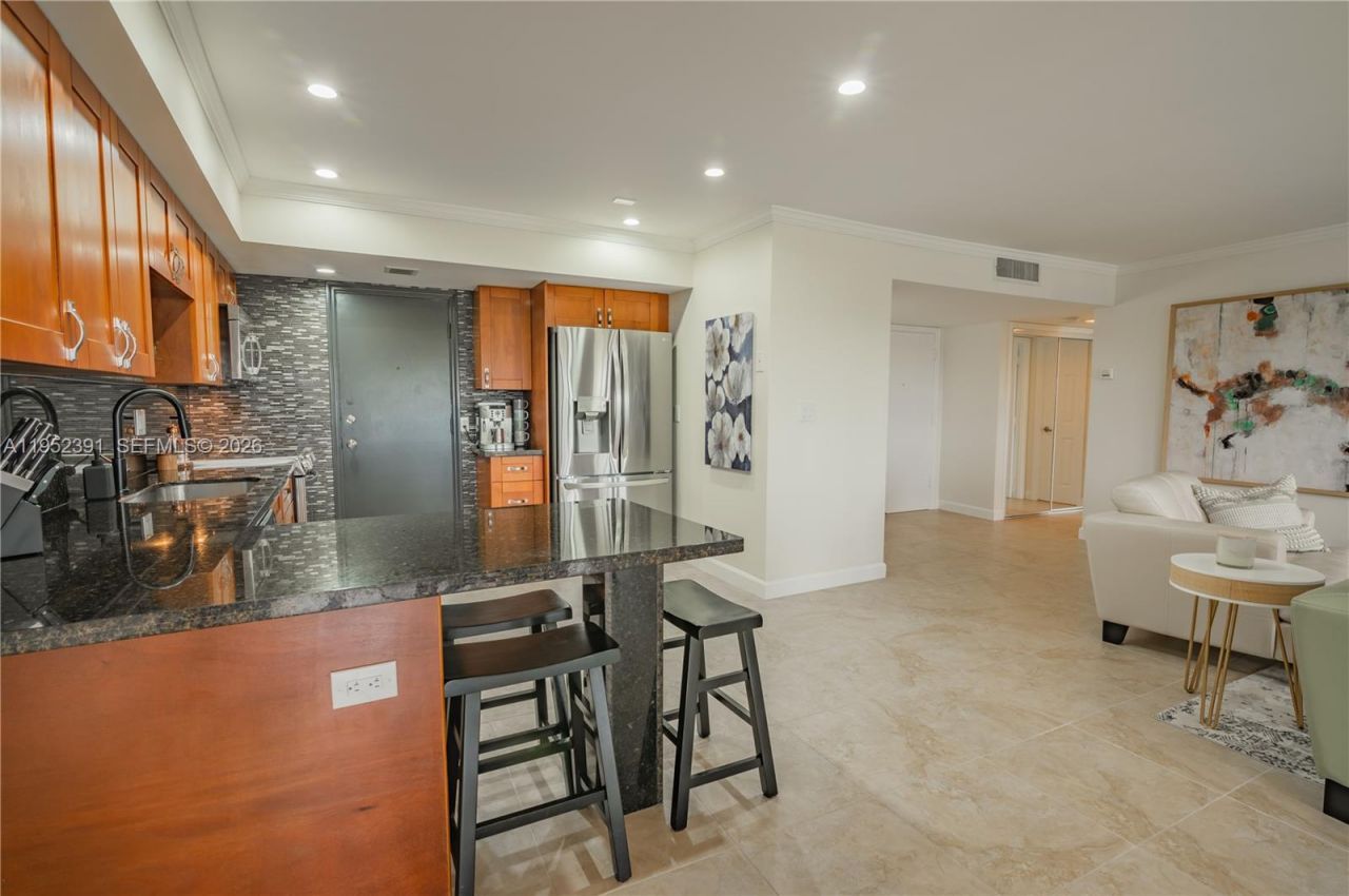 200 Diplomat Pkwy, Unit 519, Hallandale Beach, FL 33009 Photo