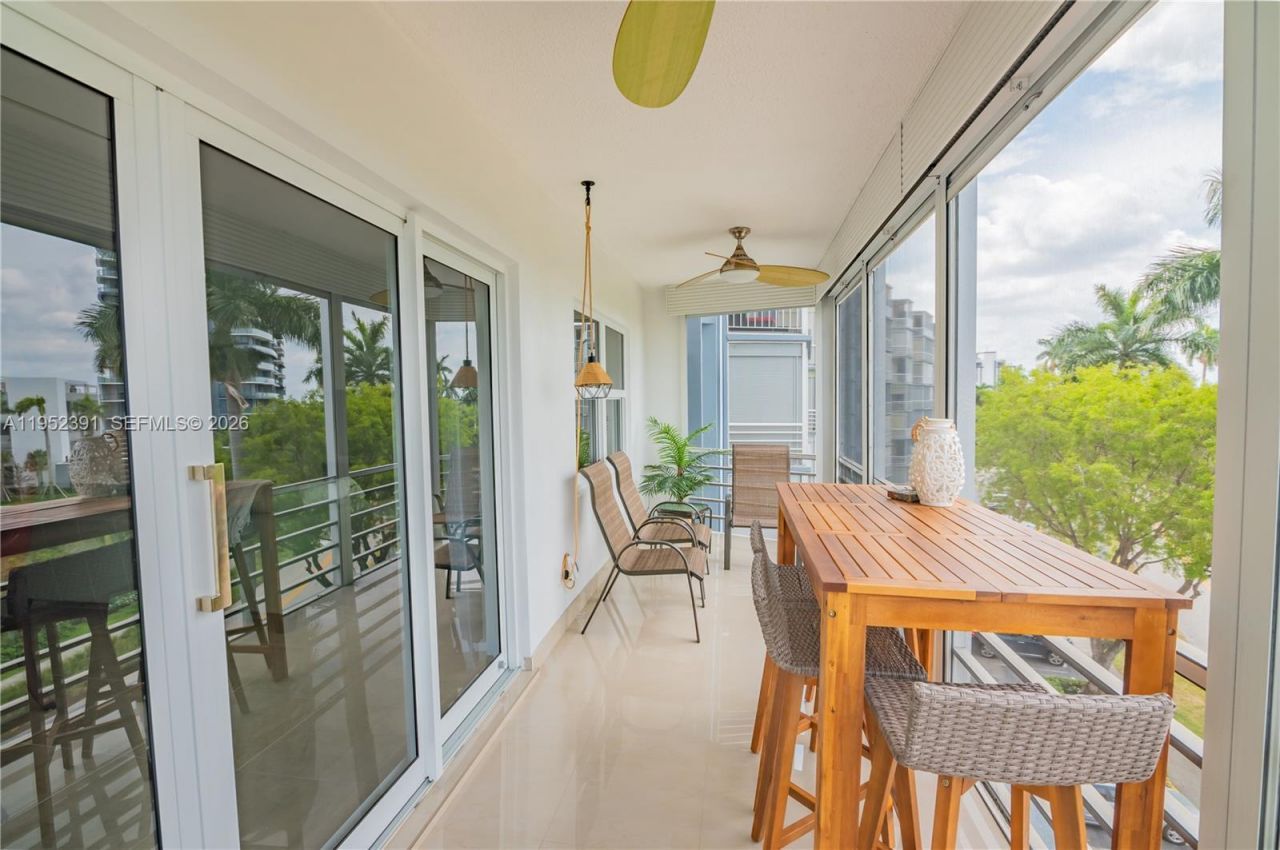 200 Diplomat Pkwy, Unit 519, Hallandale Beach, FL 33009 Photo