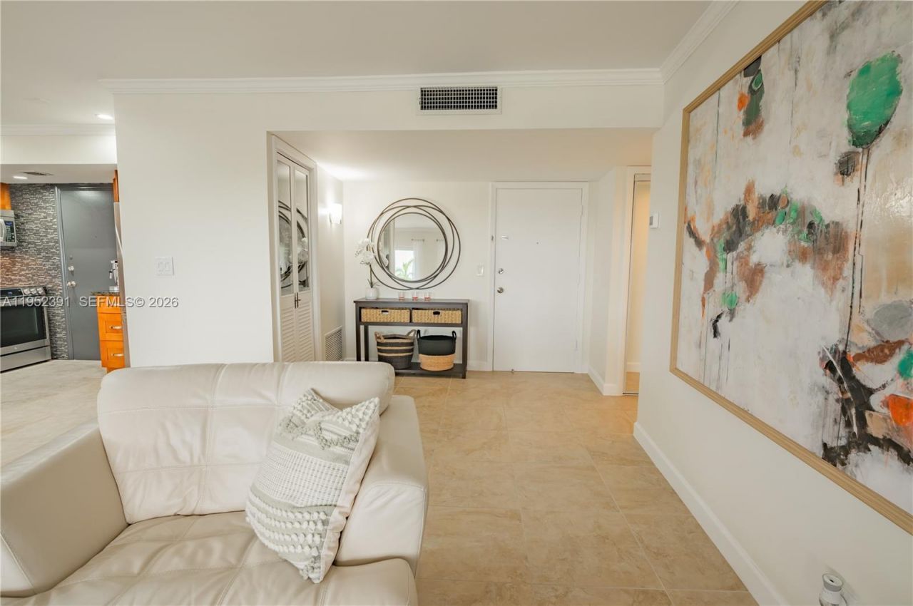 200 Diplomat Pkwy, Unit 519, Hallandale Beach, FL 33009 Photo