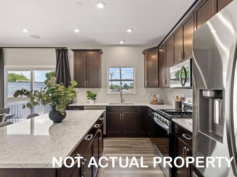 5970 Abernathy Lane Lane, Columbus, OH 43232 Photo 3